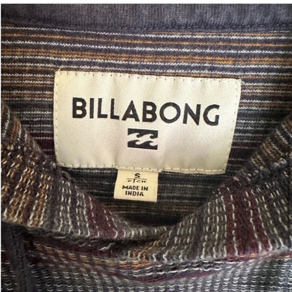 Billabong Bundle Set of 2 Hoodie Pullover Fleece
Sweaters, Size S - Picture 12 of 13